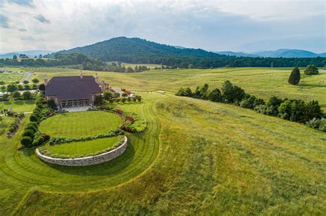 Virginia early mountain wineries